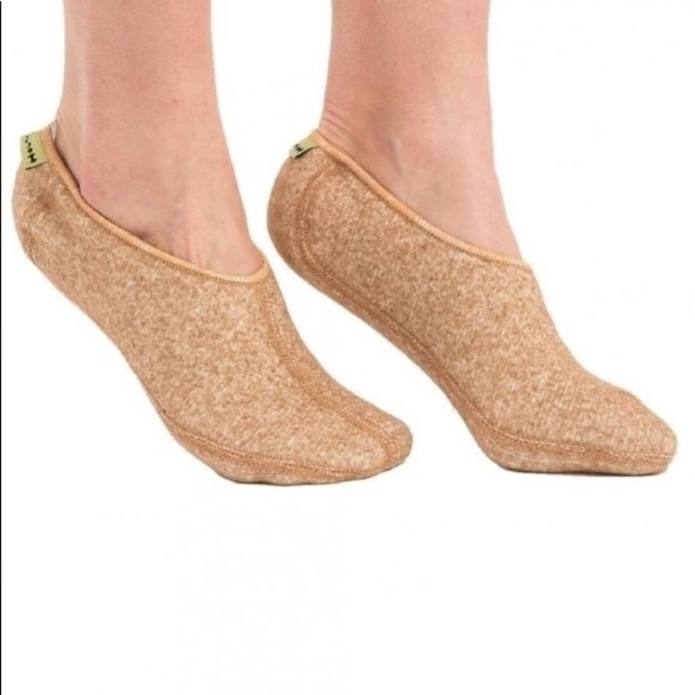 Camel’s Hair Warming footlets. Absolutely new